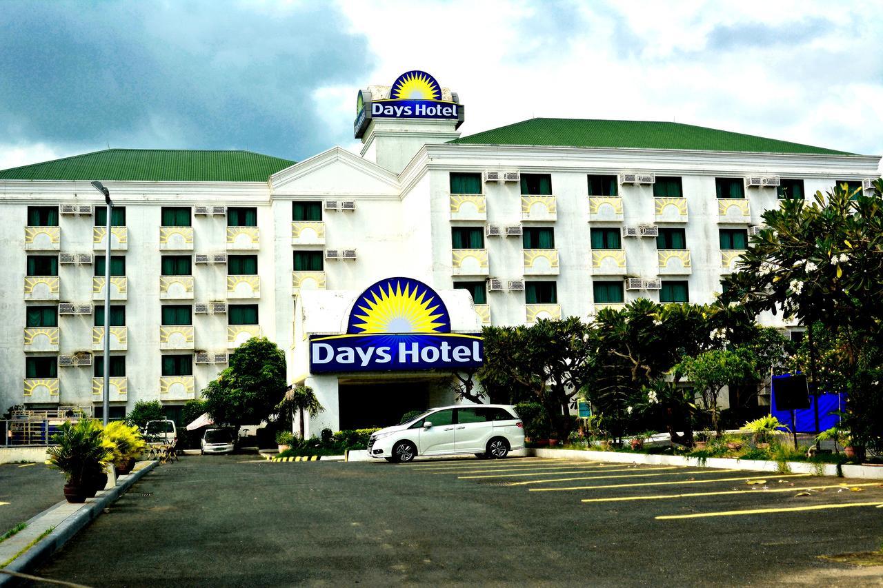 Days Hotel By Wyndham Batangas Екстер'єр фото